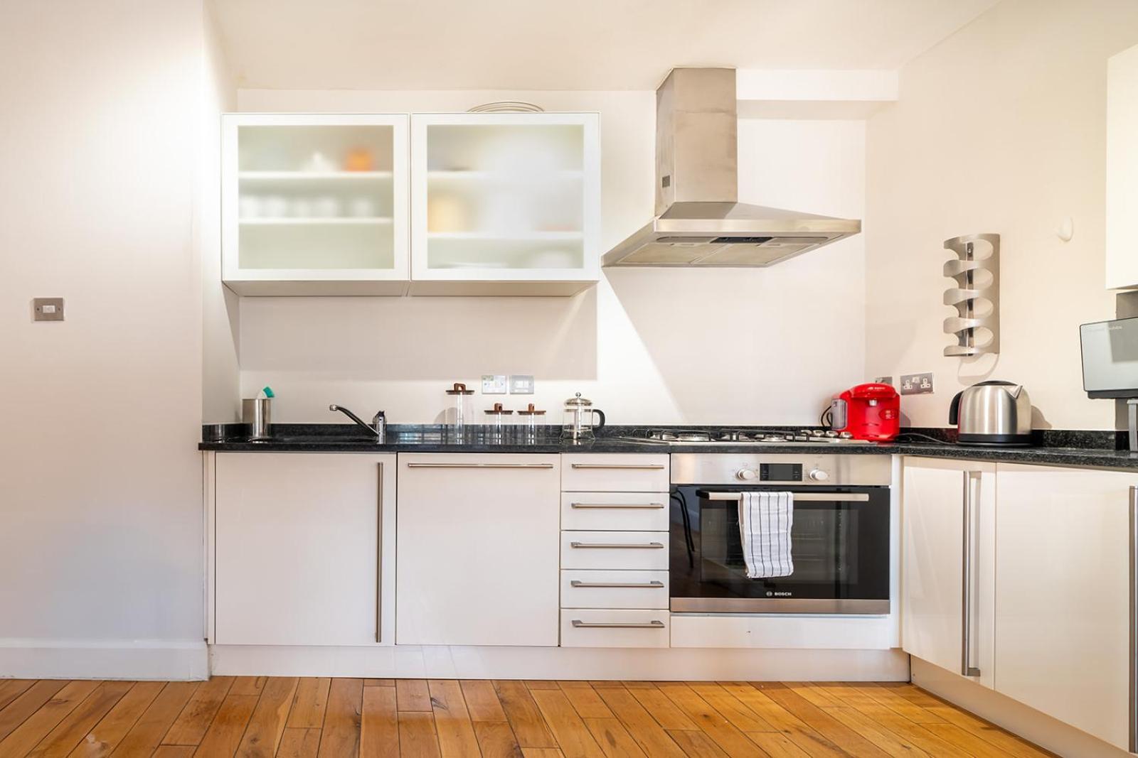 Spacious Apartment With A Balcony In Prime Location In Farringdon London Exterior photo